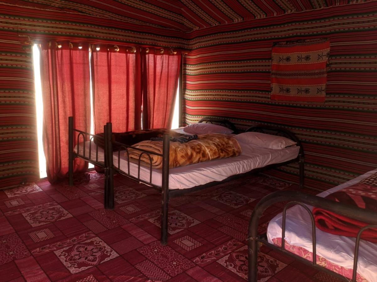 Beduin Star Trail Camp Acomodação com café da manhã Wadi Rum Exterior foto