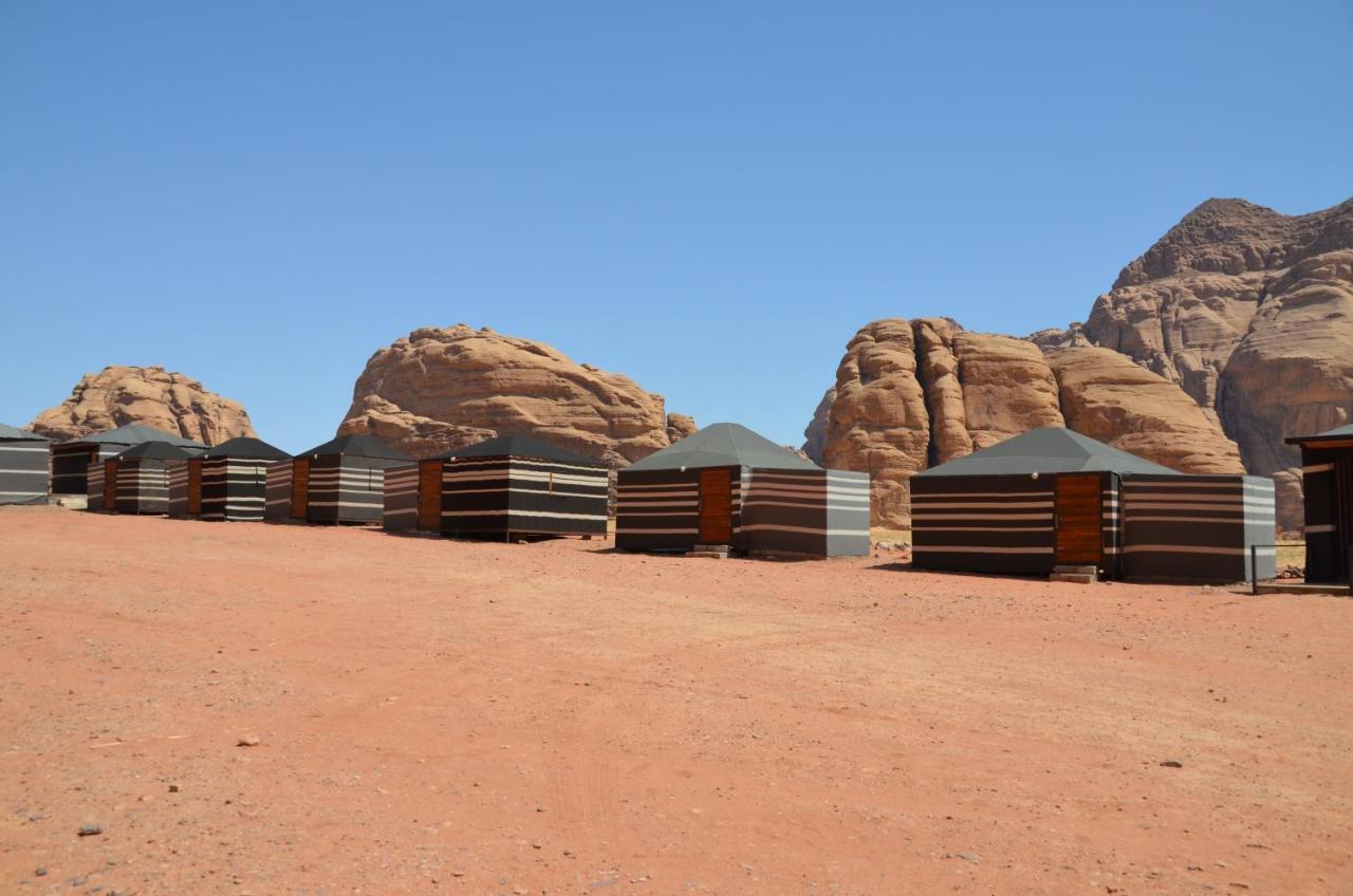 Beduin Star Trail Camp Acomodação com café da manhã Wadi Rum Exterior foto