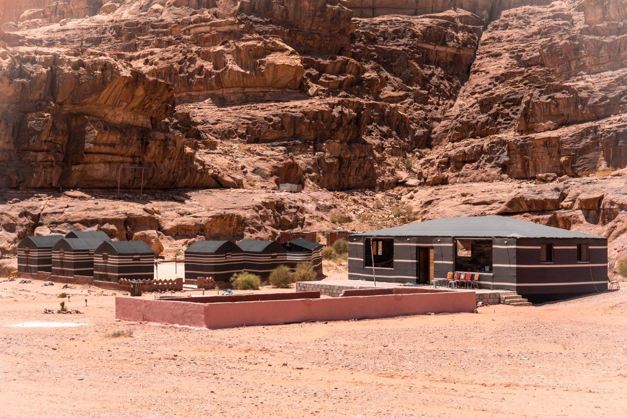 Beduin Star Trail Camp Acomodação com café da manhã Wadi Rum Exterior foto