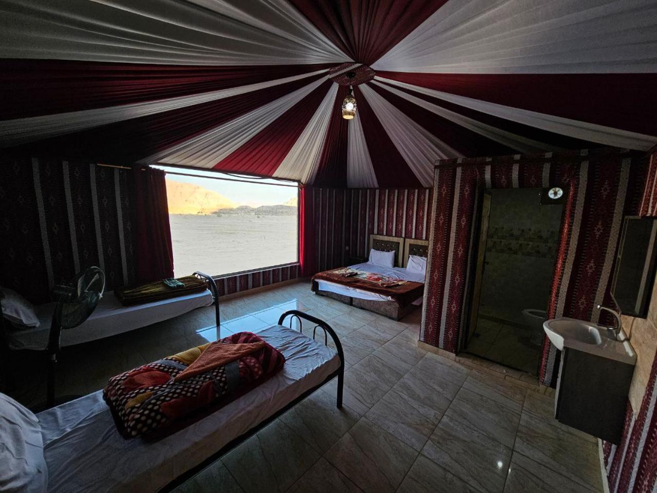 Beduin Star Trail Camp Acomodação com café da manhã Wadi Rum Exterior foto