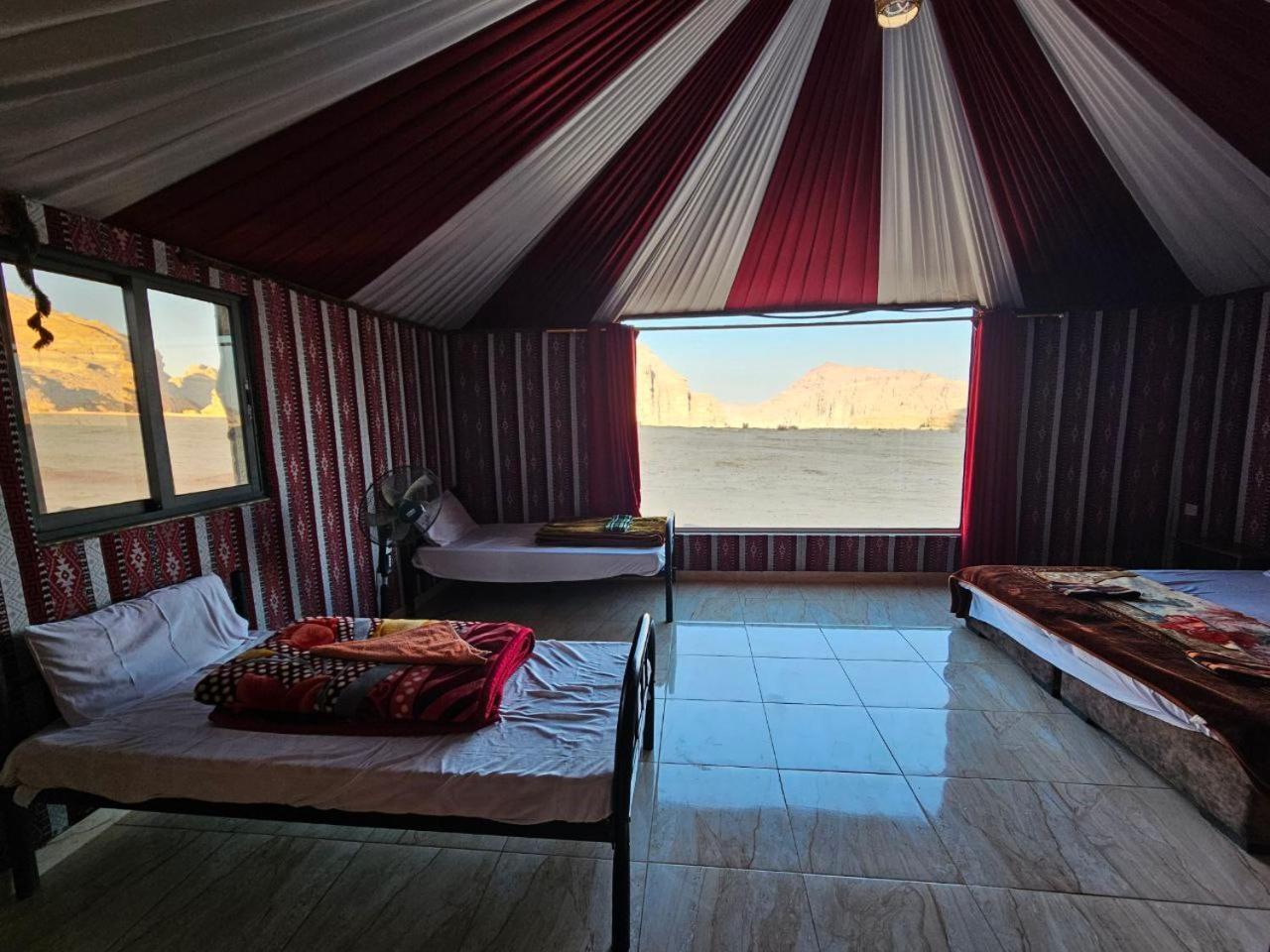Beduin Star Trail Camp Acomodação com café da manhã Wadi Rum Exterior foto