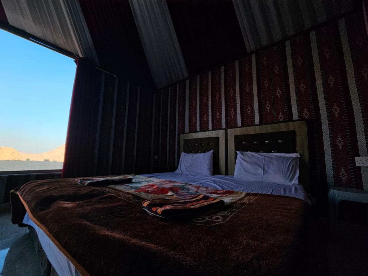 Beduin Star Trail Camp Acomodação com café da manhã Wadi Rum Exterior foto
