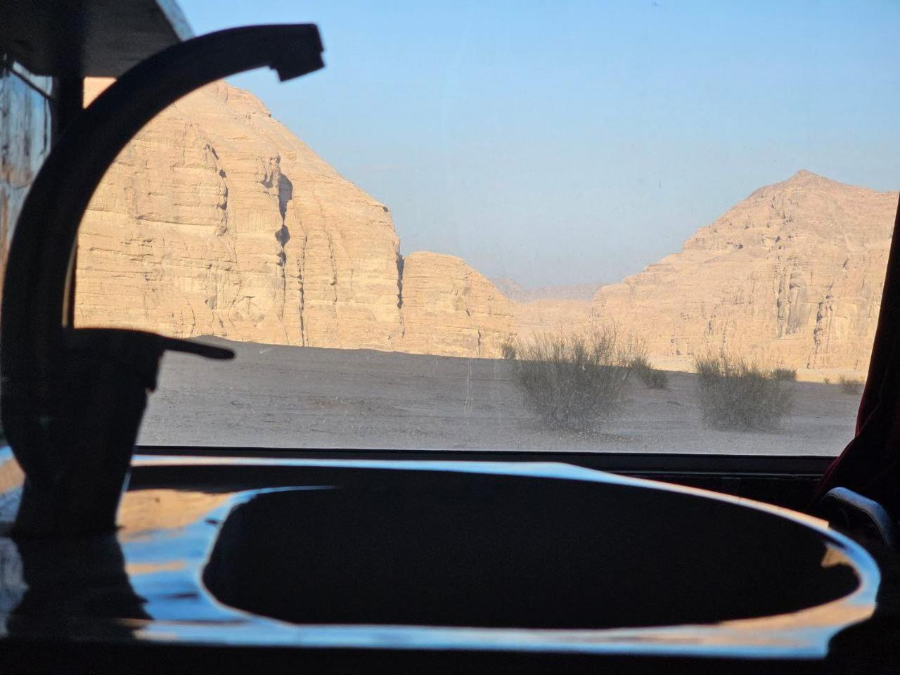 Beduin Star Trail Camp Acomodação com café da manhã Wadi Rum Exterior foto
